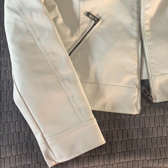 White jacket - Picture 2 of 4